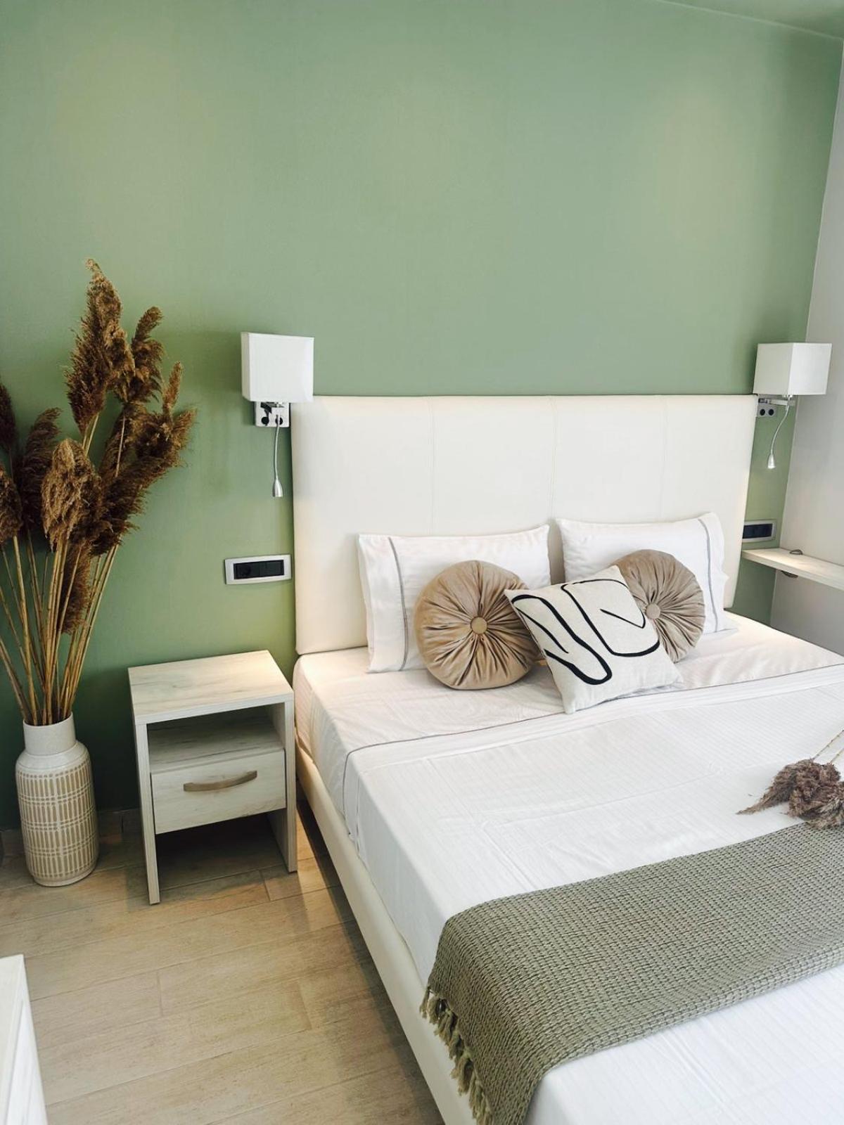Leonidas House Parga Luaran gambar