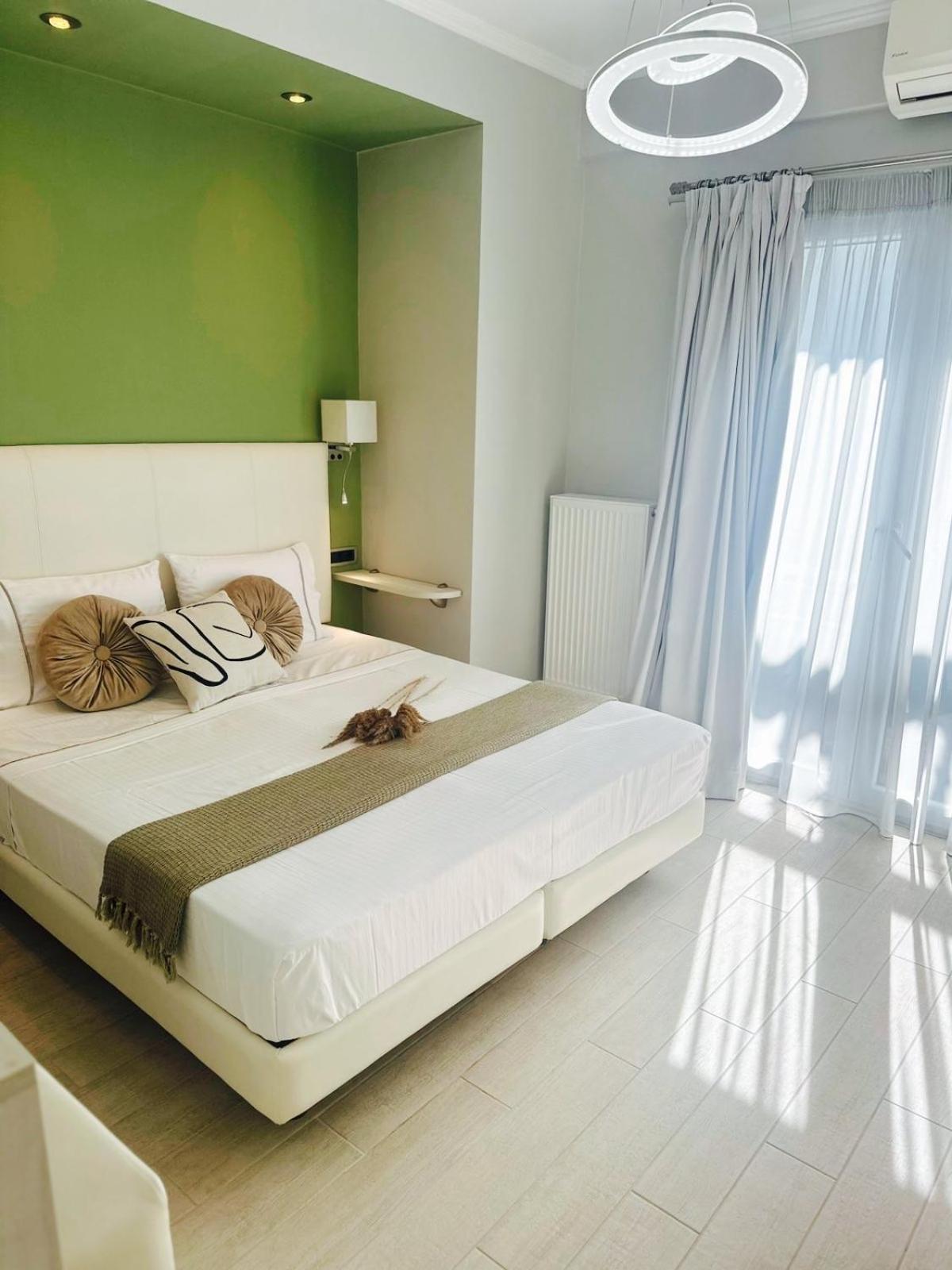 Leonidas House Parga Luaran gambar