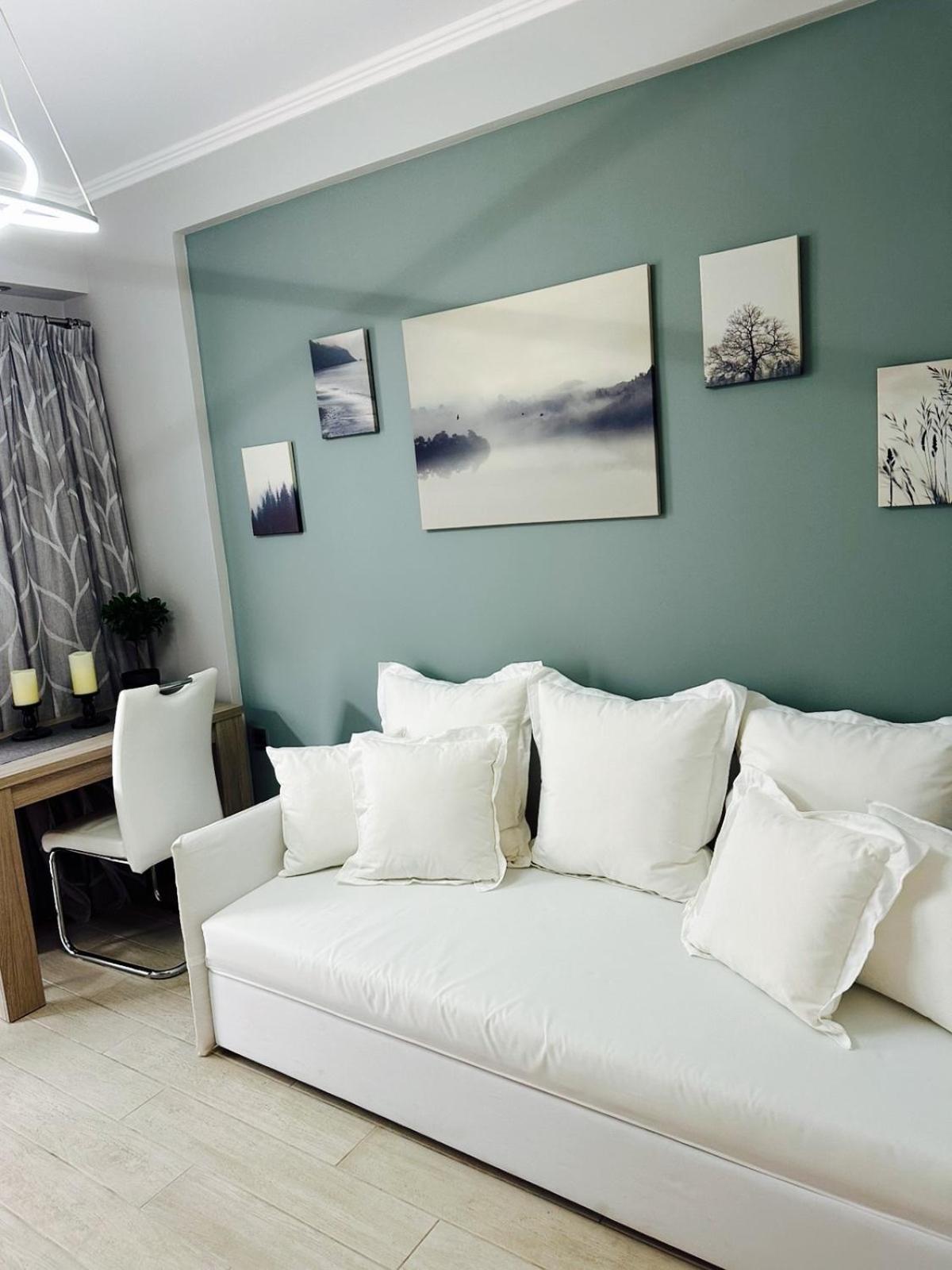 Leonidas House Parga Luaran gambar