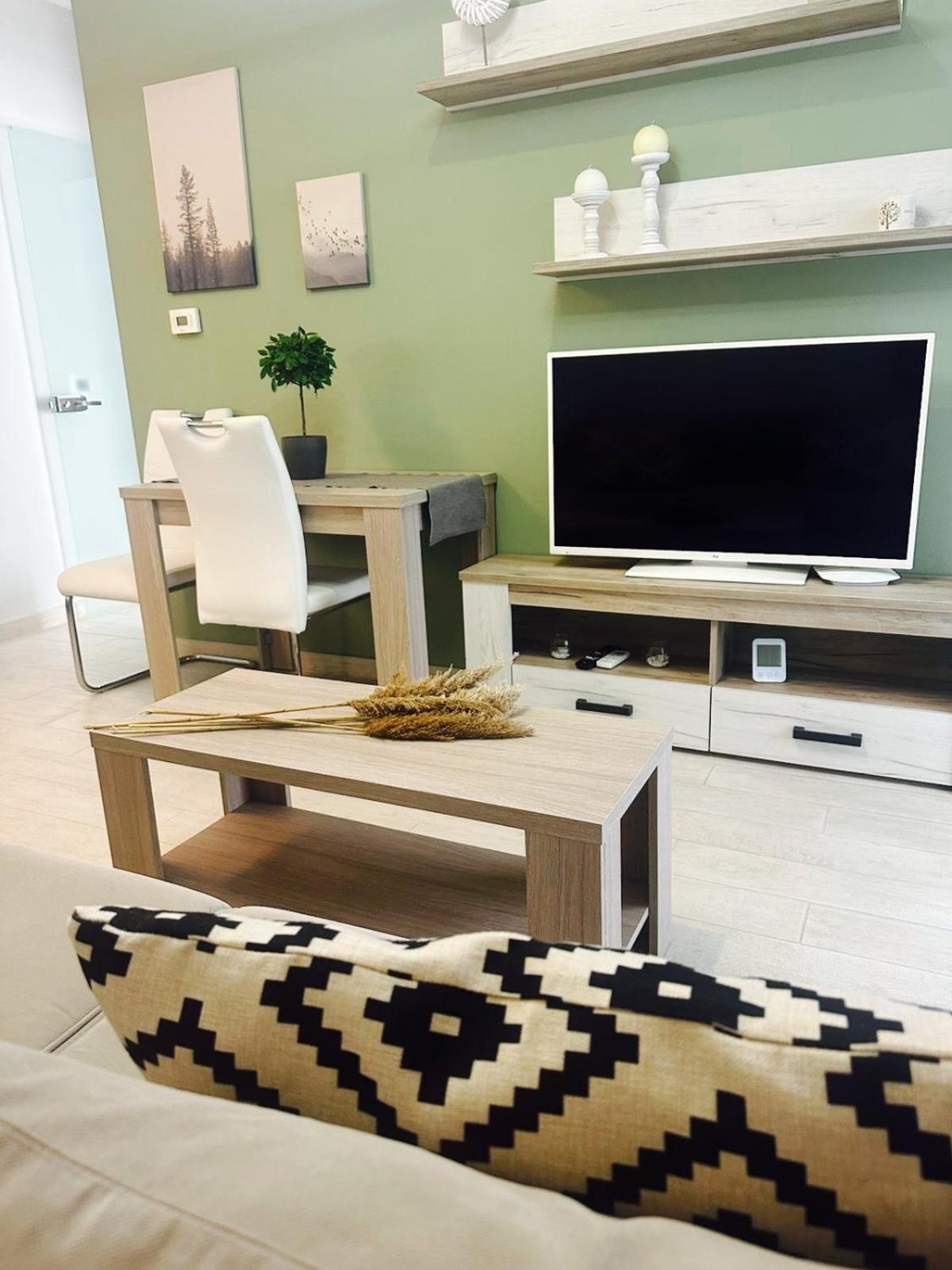 Leonidas House Parga Luaran gambar